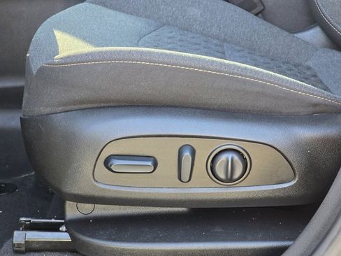 Used 2022 Chevrolet Equinox LT image 17