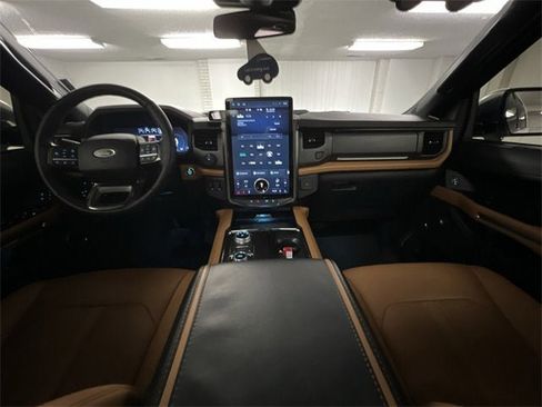 Used 2024 Ford Expedition Max Platinum image 21