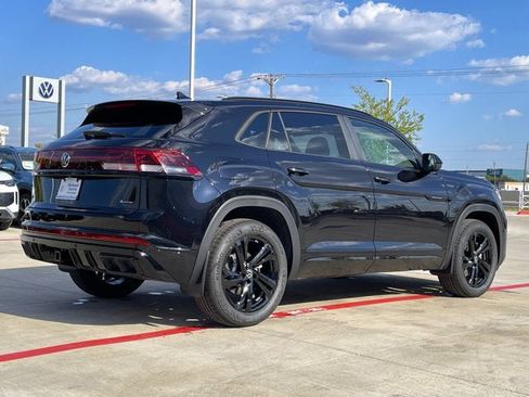 New 2026 Volkswagen Atlas Cross Sport SEL R-Line image 8