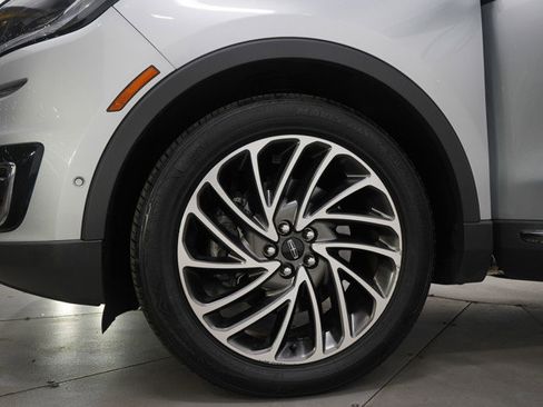 Used 2019 Lincoln Nautilus Reserve image 31