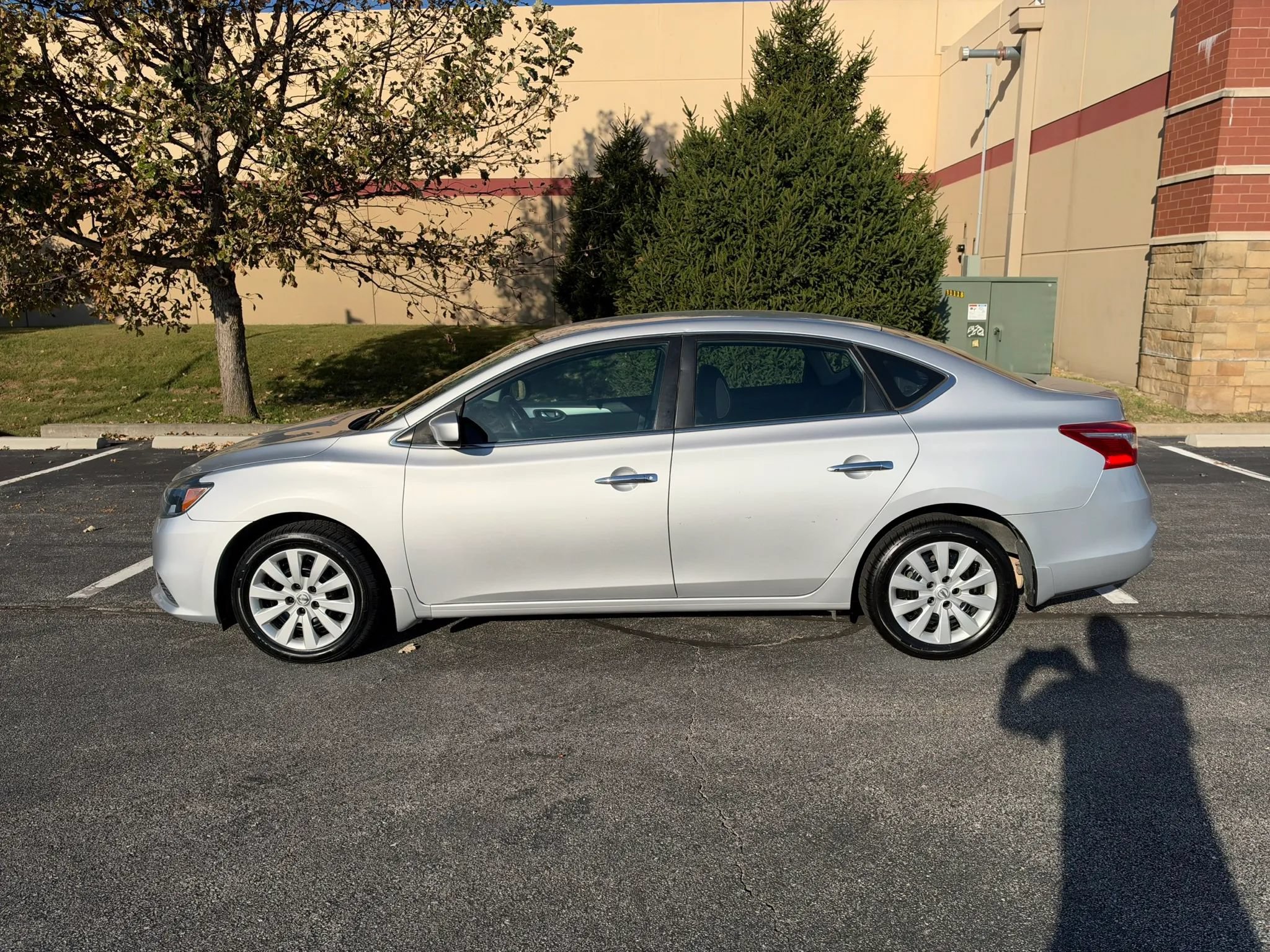 Used 2019 Nissan Sentra S FWD image 2