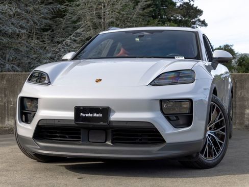 Certified 2024 Porsche Macan 4 Electric image 7