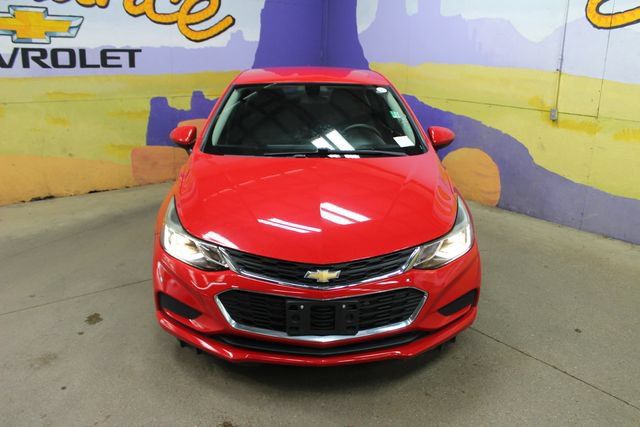 Used 2018 Chevrolet Cruze LT w/ LT Convenience Package FWD image 3