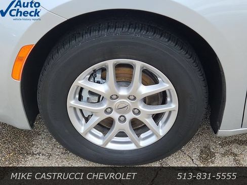 Used 2023 Chrysler Voyager LX FWD image 9
