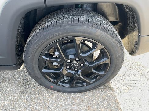New 2026 Jeep Compass Latitude AWD/4WD image 9