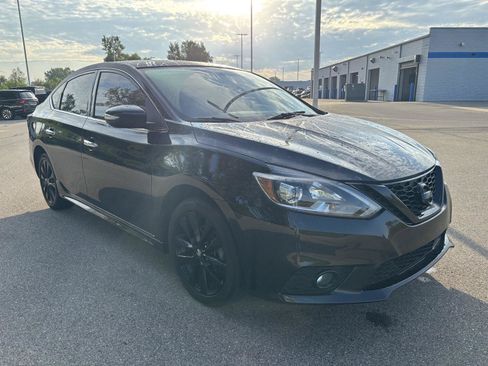 Used 2018 Nissan Sentra SR w/ SR Midnight Edition Package FWD image 7