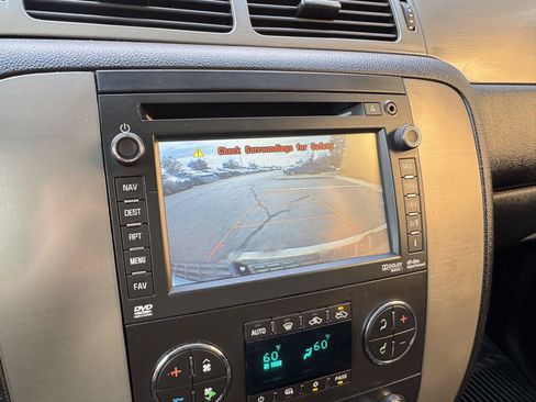 Used 2013 Chevrolet Silverado 1500 LTZ AWD/4WD image 19