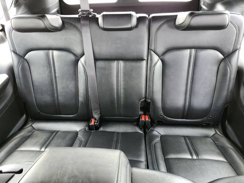 Used 2024 Jeep Wagoneer L Series II w/ Flexible Seating Group RWD image 19