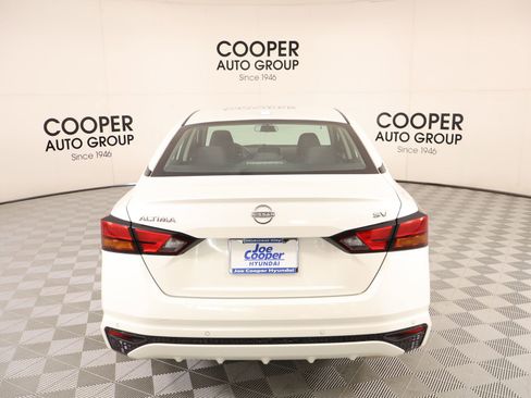 Used 2024 Nissan Altima 2.5 SV FWD image 20