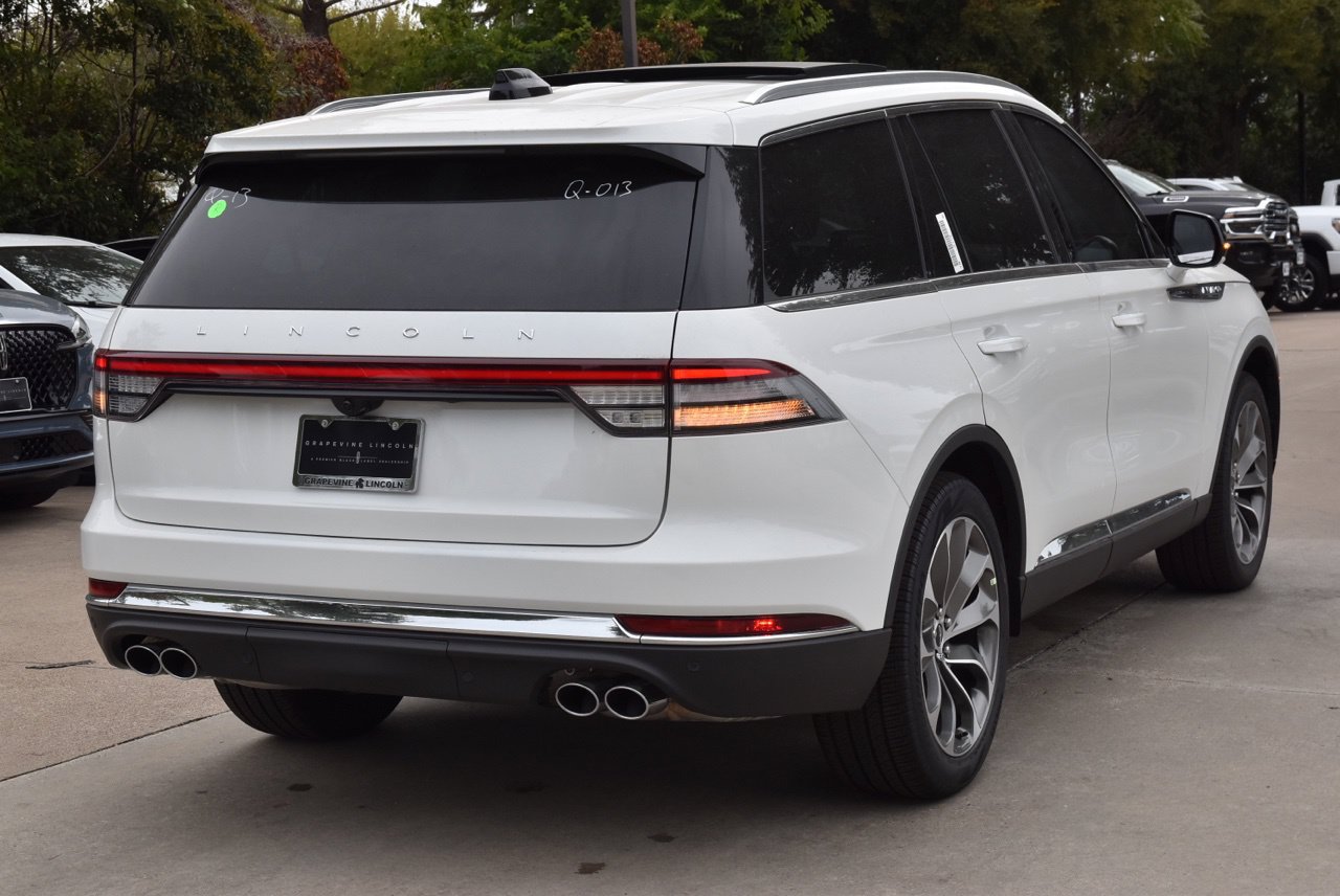 New 2027 Lincoln Aviator Reserve RWD image 7