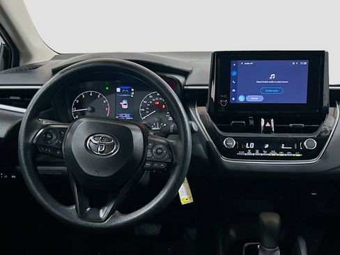 Used 2025 Toyota Corolla LE FWD image 18