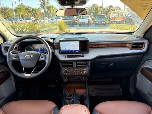 Used 2024 Ford Maverick Lariat image 8