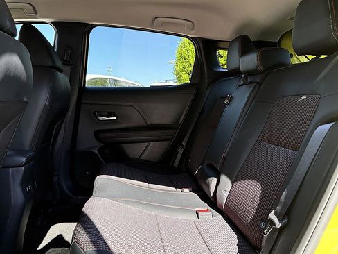 Used 2025 Nissan Kicks SR FWD image 10
