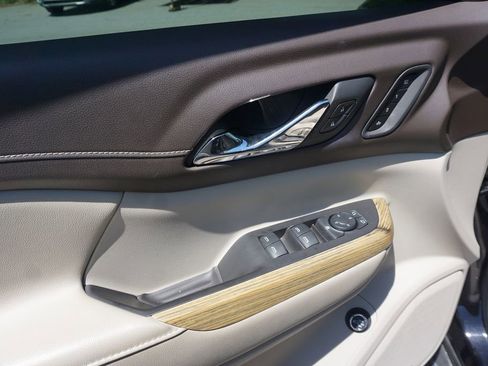 Used 2019 GMC Acadia Denali w/ Technology Package image 3