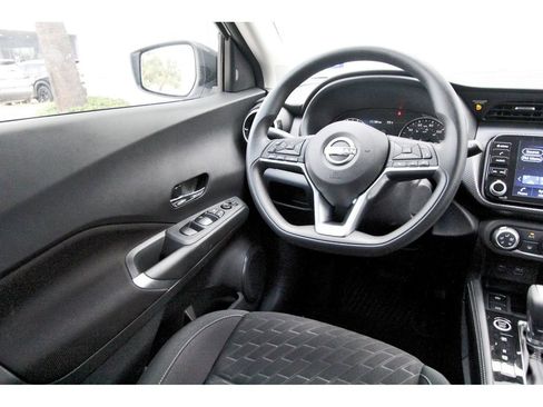 Used 2024 Nissan Kicks SV image 8