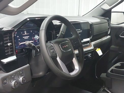 New 2026 GMC Sierra 1500 Elevation image 17