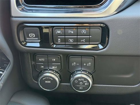 New 2026 GMC Yukon Elevation image 15