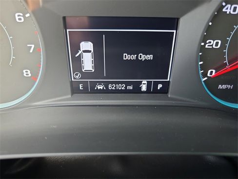 Used 2023 Chevrolet Traverse LS image 28