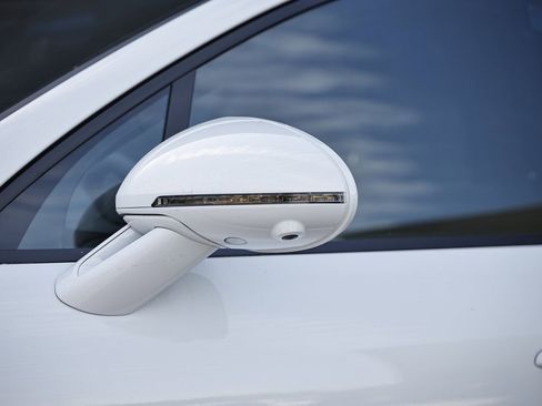 New 2026 Porsche Macan image 11