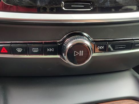 New 2026 Volvo V60 B5 Cross Country Plus w/ Protection Package Premier image 23