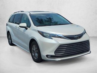 Used 2026 Toyota Sienna XLE FWD video 3