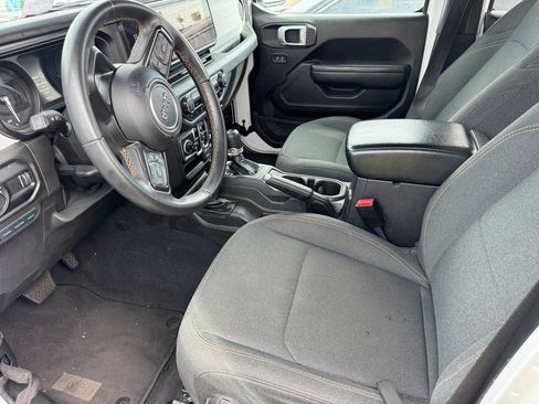 Used 2024 Jeep Wrangler Unlimited AWD/4WD image 21