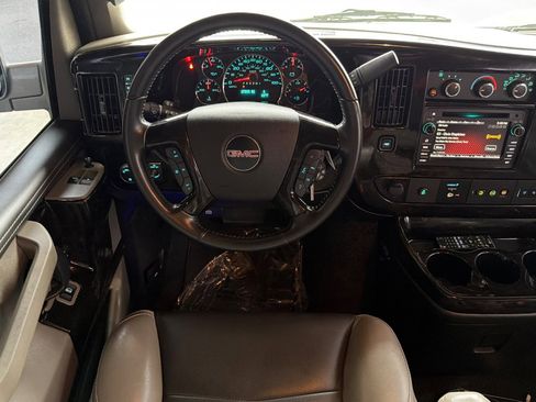 Used 2020 GMC Savana 2500 Extended w/ Enhanced Convenience Package image 14