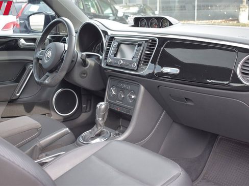 Used 2013 Volkswagen Beetle TDI image 11