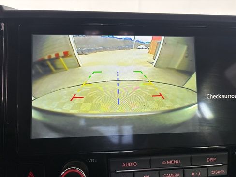Used 2025 Nissan Frontier PRO-4X AWD/4WD image 16