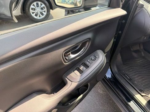 Certified 2026 Honda HR-V LX image 6