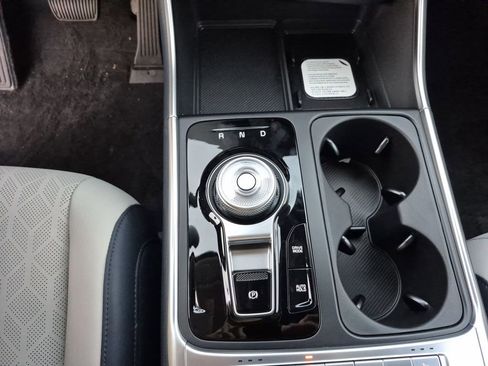 New 2026 Kia Carnival EX image 9