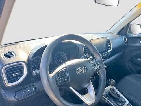 Used 2020 Hyundai Venue SEL image 9