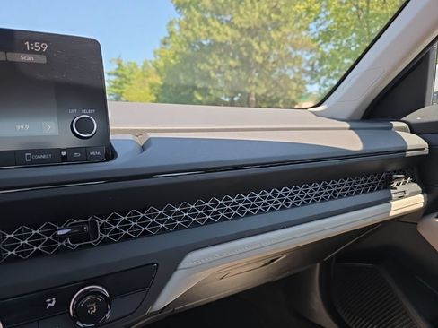 Certified 2023 Honda Accord LX image 18