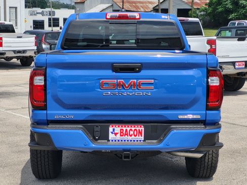New 2025 GMC Canyon Elevation w/ Convenience Package image 4