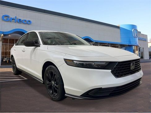 New 2025 Honda Accord SE image 8
