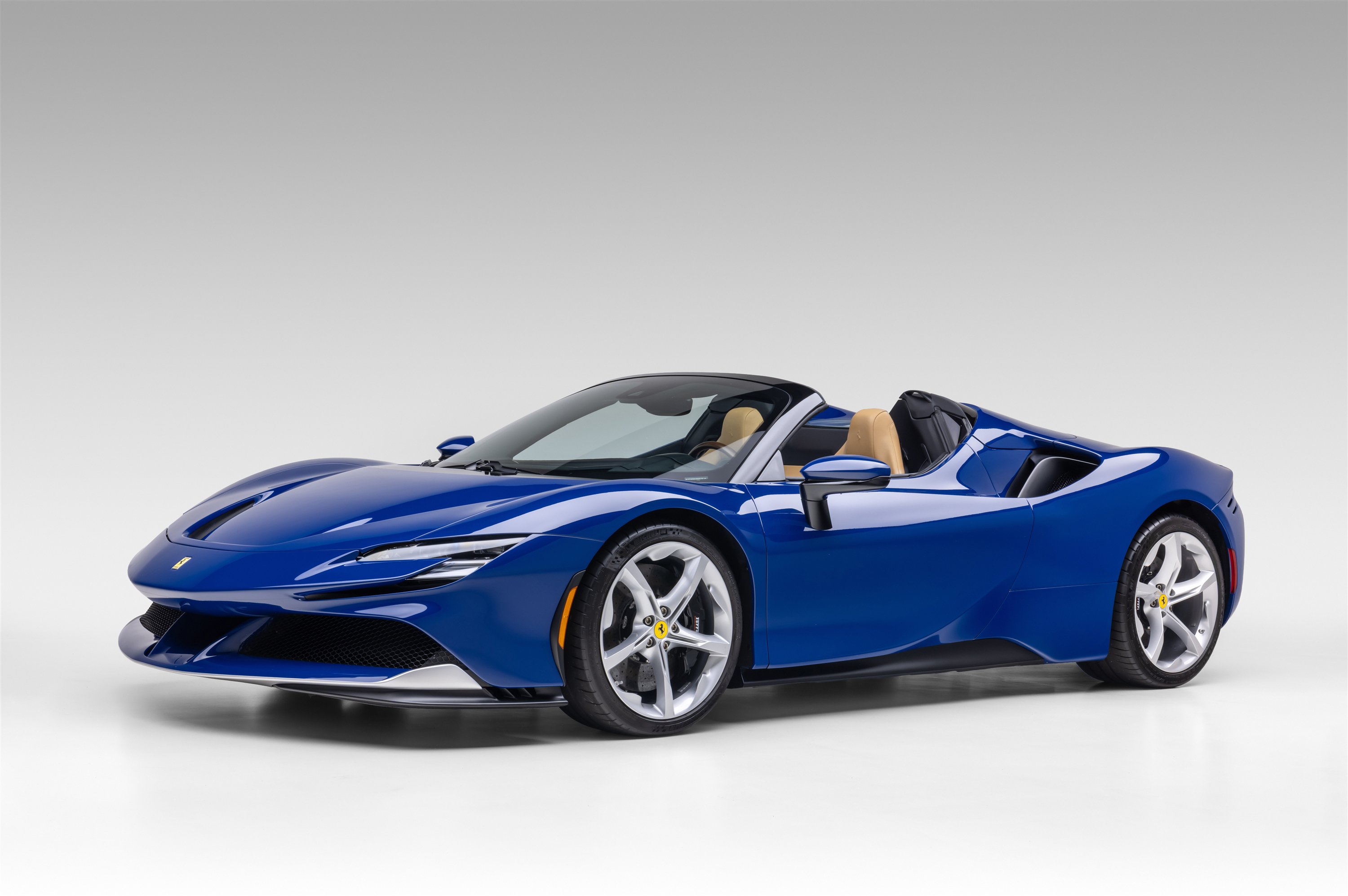 Certified 2022 Ferrari SF90 Spider AWD/4WD image 2