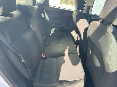 Used 2015 Ford Focus S image 25