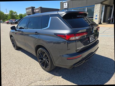 Used 2024 Mitsubishi Outlander Ralliart AWD/4WD image 2