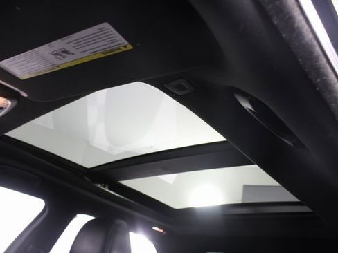 Used 2022 Chrysler 300 S image 9