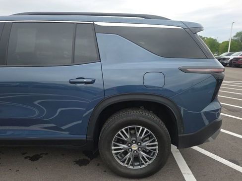 Used 2024 Chevrolet Traverse LT w/ LPO, Floor Liner Package FWD image 15