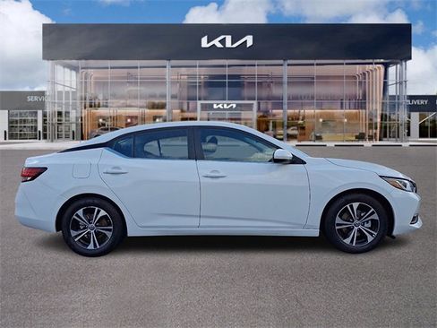 Used 2023 Nissan Sentra SV image 7