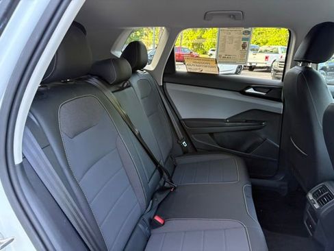 Used 2023 Volkswagen Taos SE image 28