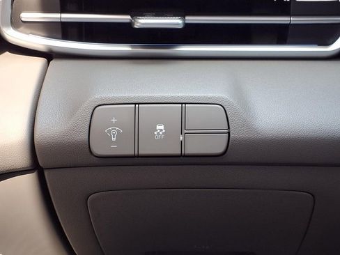 Used 2024 Hyundai Elantra SEL image 16