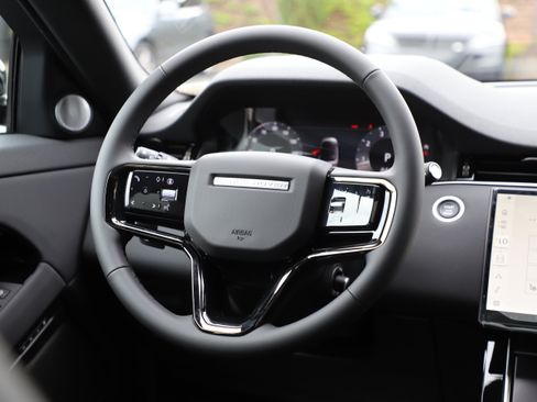 New 2026 Land Rover Range Rover Evoque Dynamic SE AWD/4WD image 19