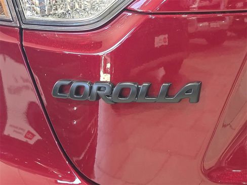Certified 2025 Toyota Corolla SE image 12
