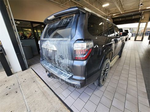 Used 2022 Toyota 4Runner Limited AWD/4WD image 4