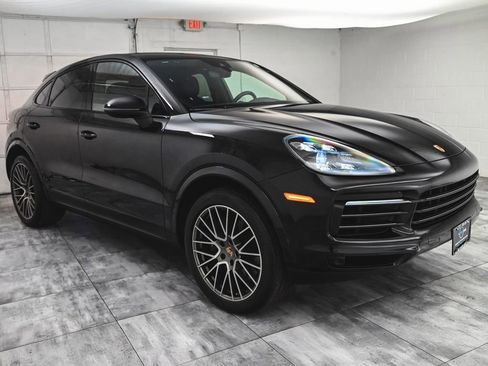 Used 2022 Porsche Cayenne Platinum Edition AWD/4WD image 3