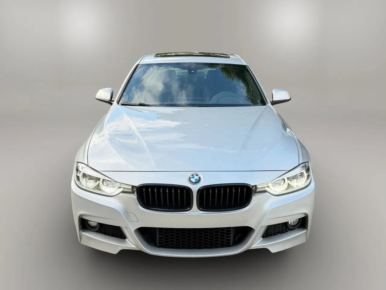 Used 2018 BMW 330i Sedan w/ M Sport Package RWD image 3