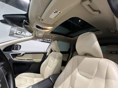 Used 2017 Volvo XC60 T5 Inscription w/ Preferred Option Package image 22