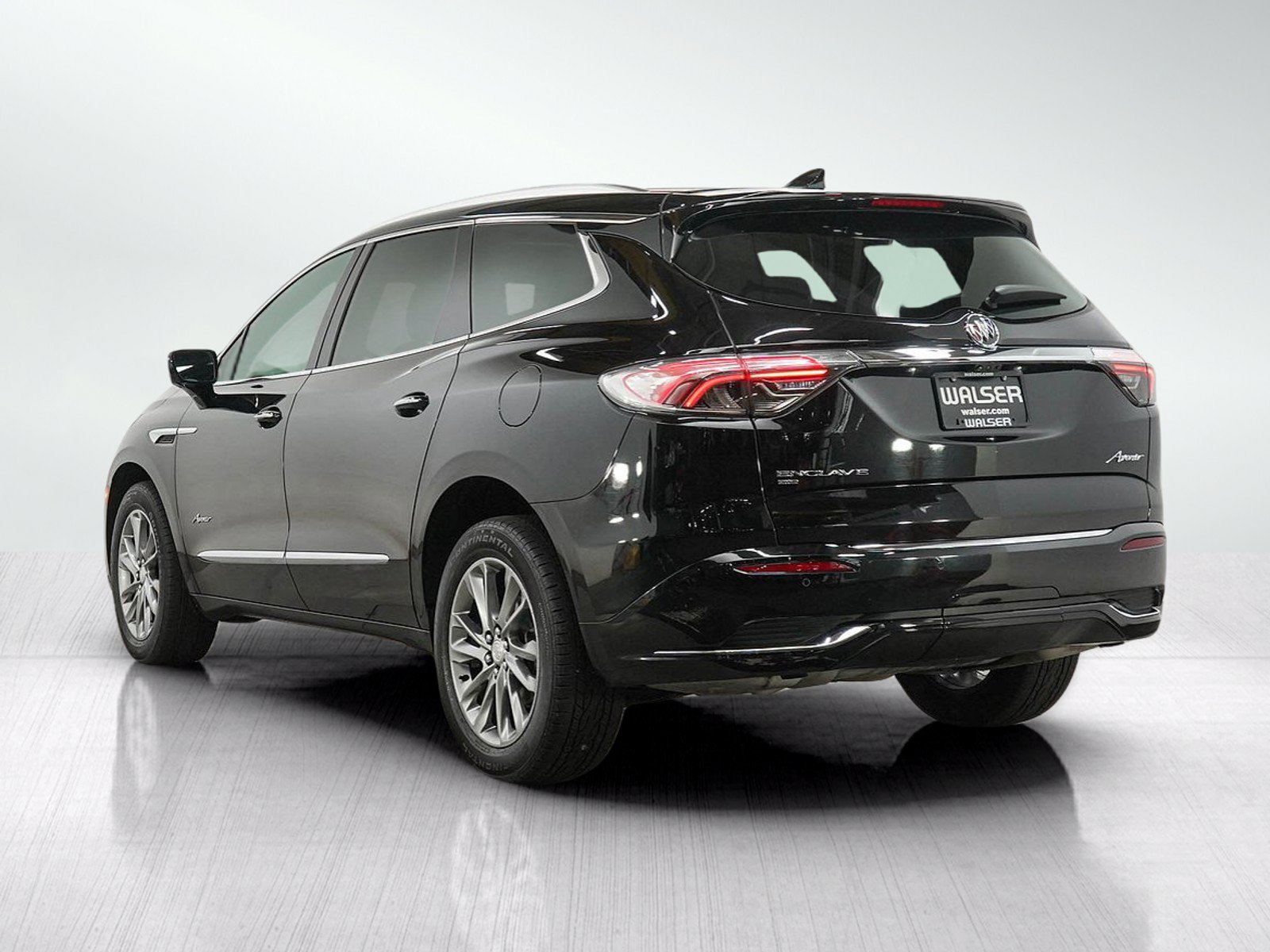 Used 2022 Buick Enclave Avenir w/ Avenir Technology Package AWD/4WD image 3